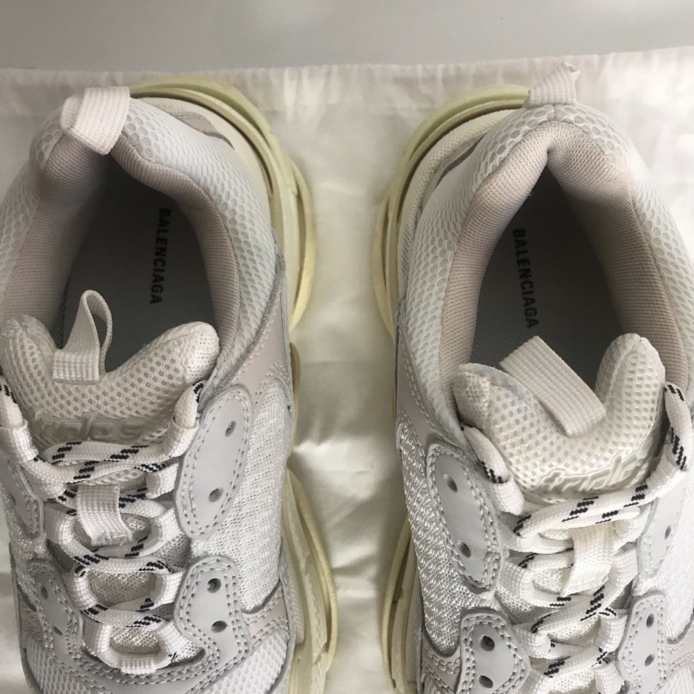 Balenciaga Triple S Sneakers ⚡️ SOLD - Picture 4 of 11